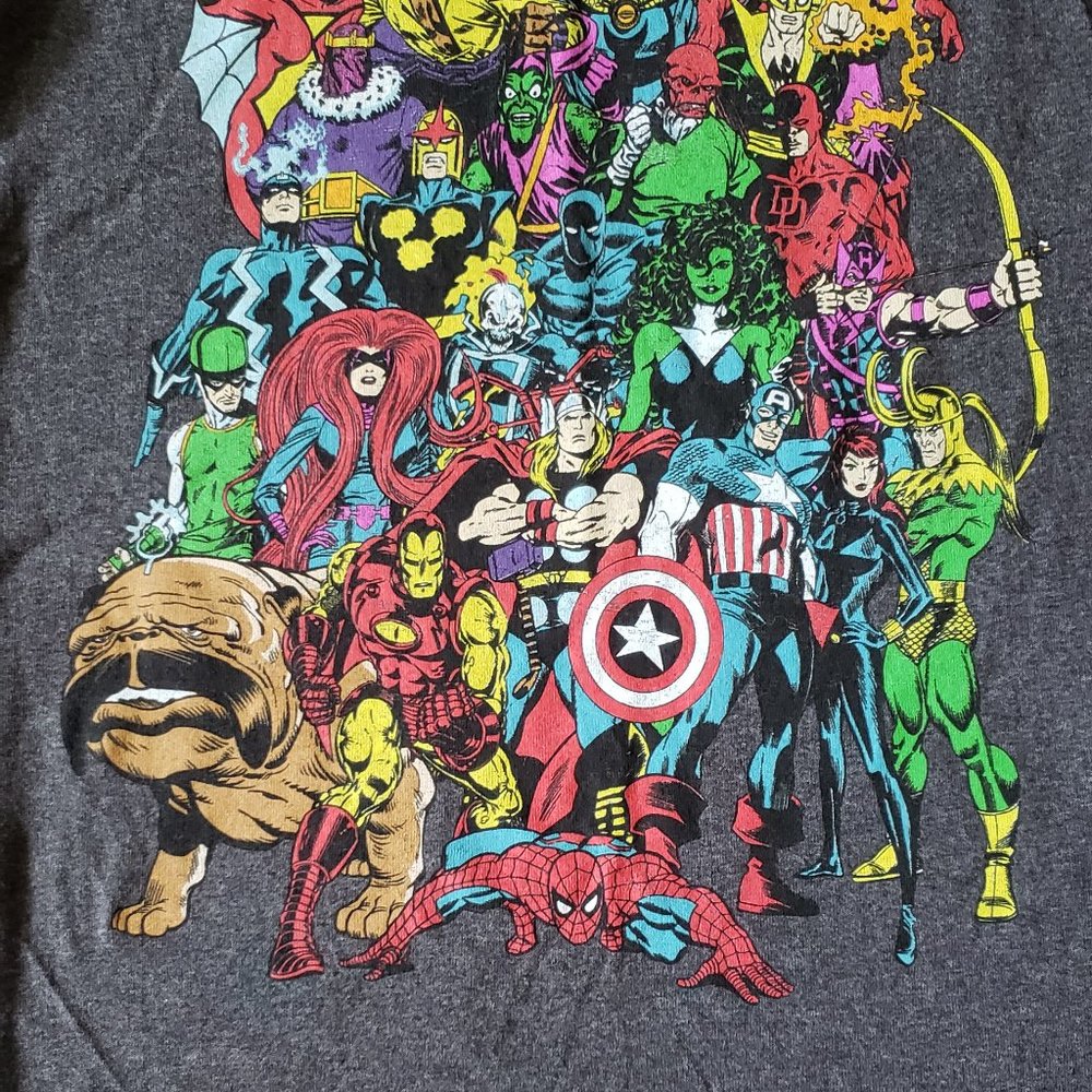 Classic Marvel Comics Superheros groupshot graphic tee Avengers Inhumans - Picture 3 of 4